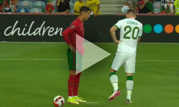 O'Shea kopnął piłkę przed karnym dla Portugalii, a Ronaldo... xD [VIDEO]